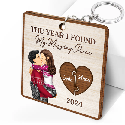 The Year I Found My Missing Piece Kissing Couples - Personalized Wooden Keychain